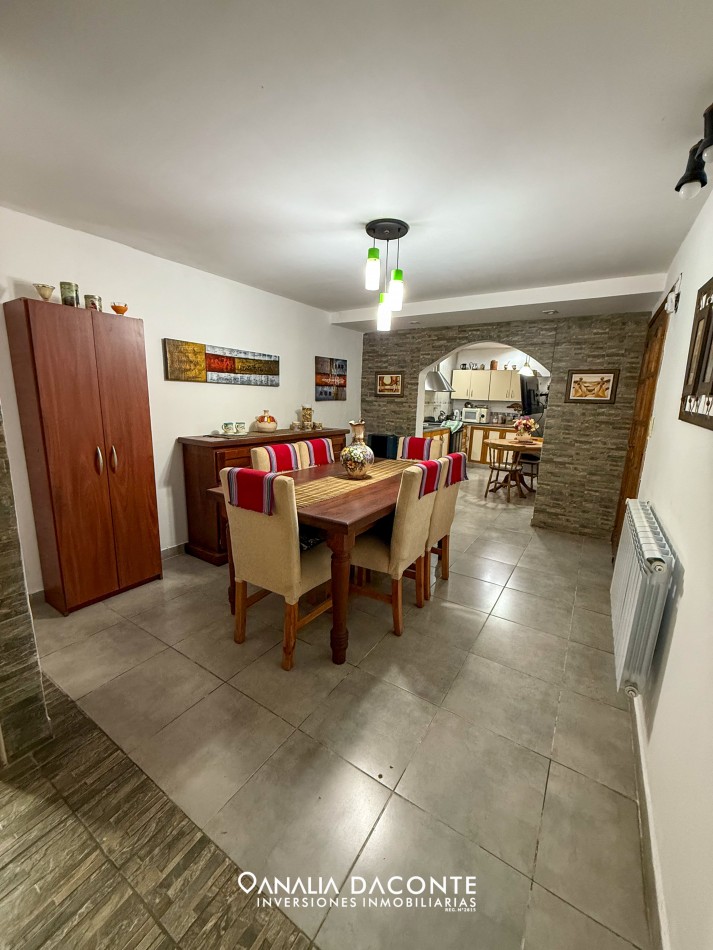 Chalet 3 amb con jardin y dos deptos en Constitucion