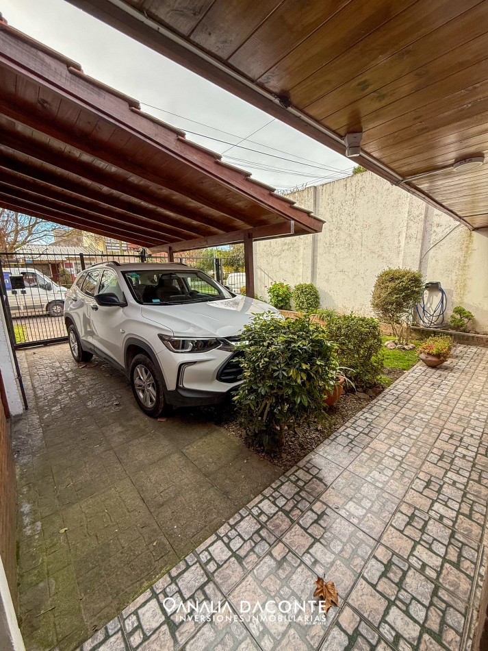 Chalet 3 amb con jardin y dos deptos en Constitucion