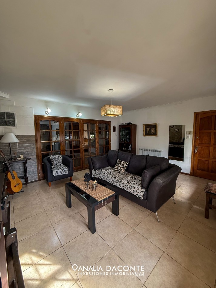 Chalet 3 amb con jardin y dos deptos en Constitucion