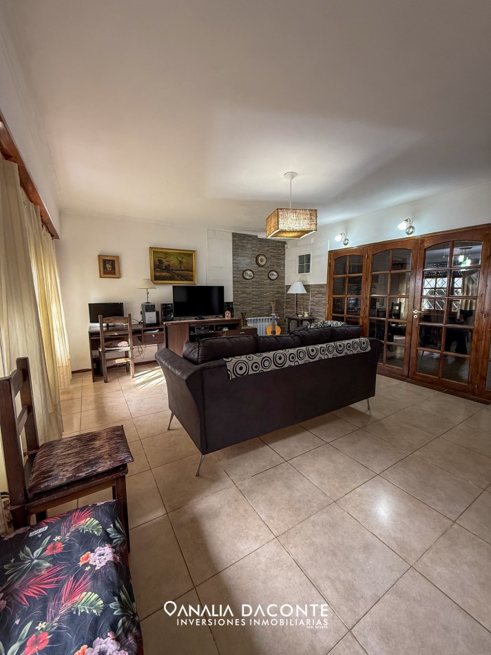 Chalet 3 amb con jardin y dos deptos en Constitucion