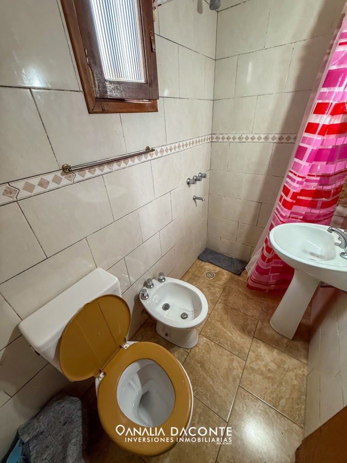 Chalet 3 amb con jardin y dos deptos en Constitucion