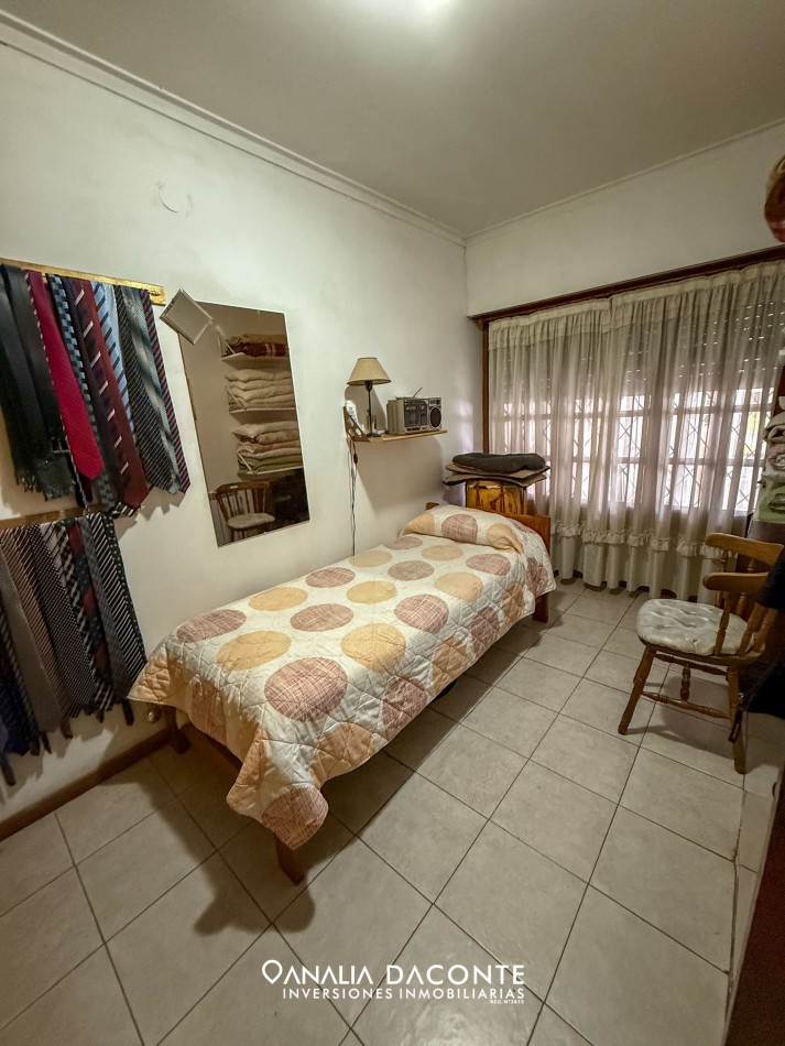 Chalet 3 amb con jardin y dos deptos en Constitucion