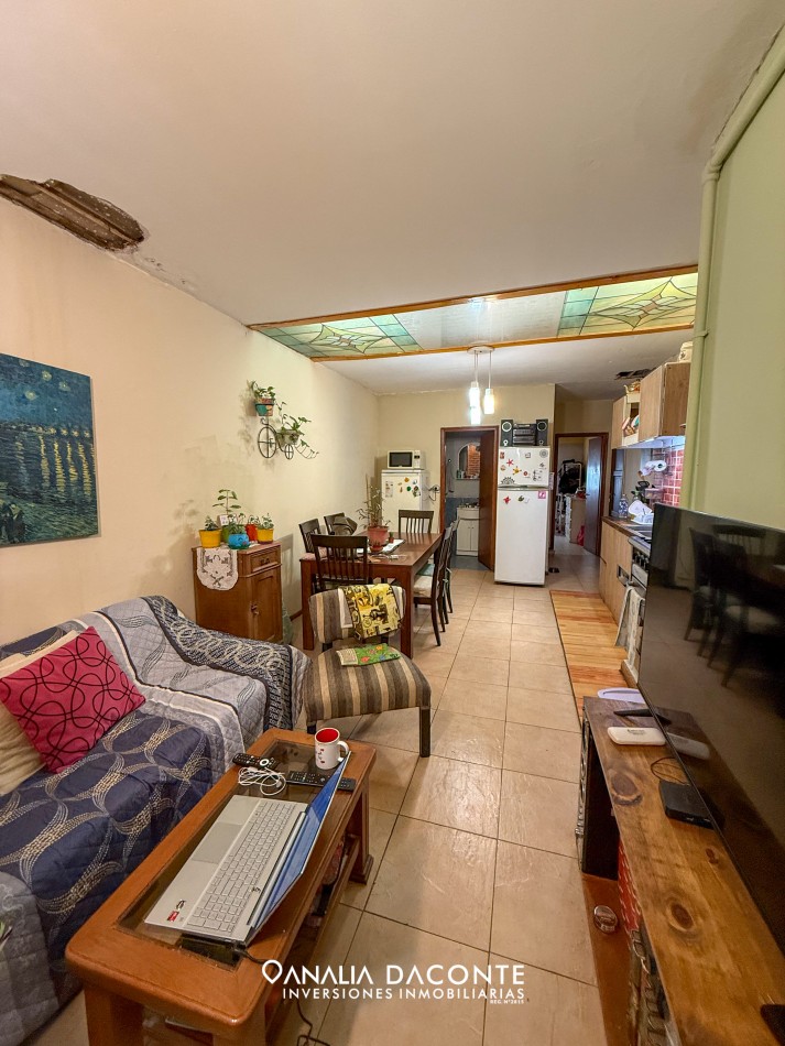 Chalet 3 amb con jardin, depto 2 amb y local a la calle Villa Primera