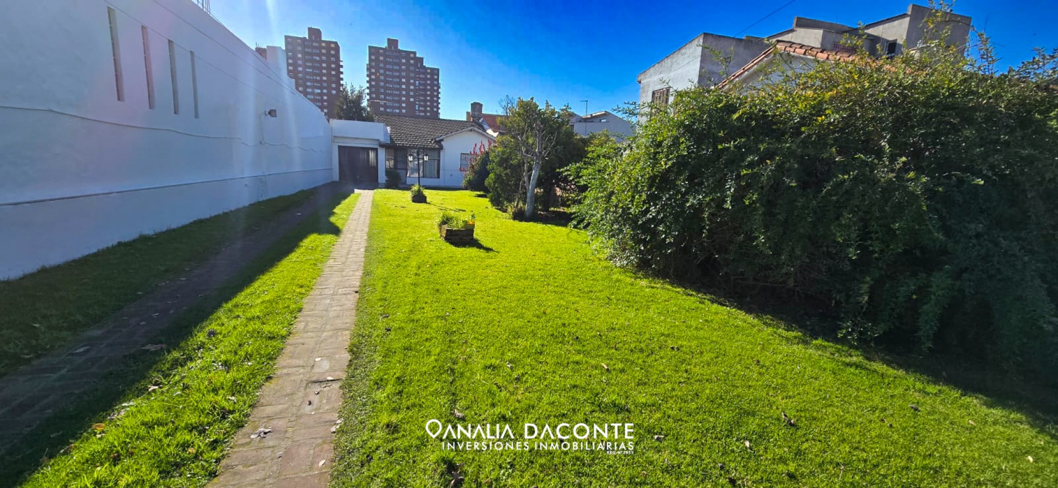 RESERVADO!! Chalet 3 amb con garage y parque en Villa Primera