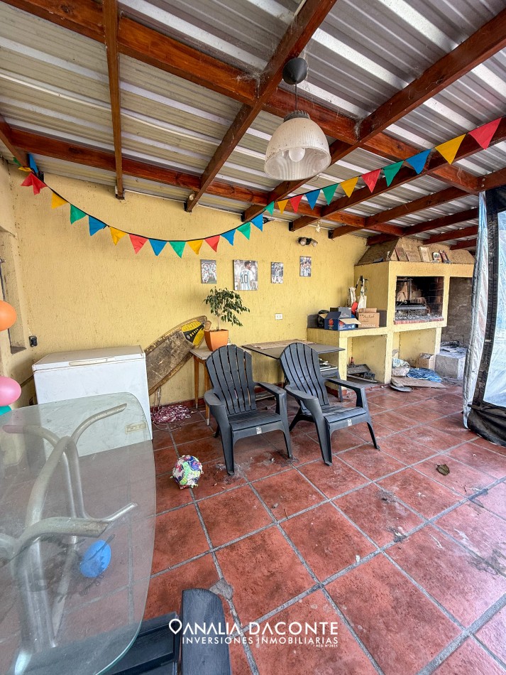 Chalet 4 amb moderno con garage y parque con piscina en Los Pinares