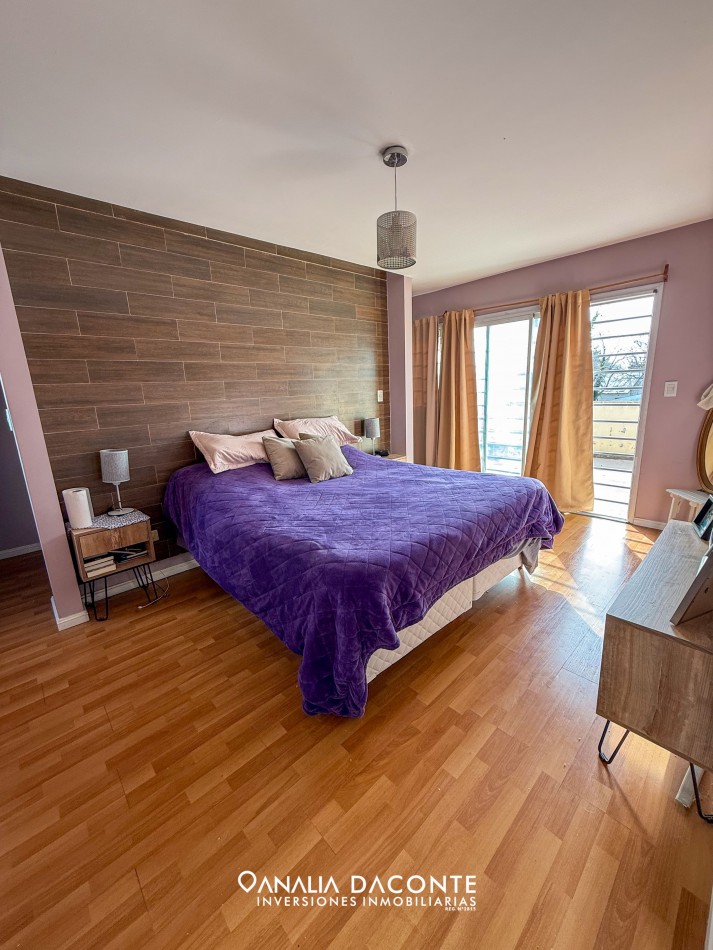 Chalet 4 amb moderno con garage y parque con piscina en Los Pinares