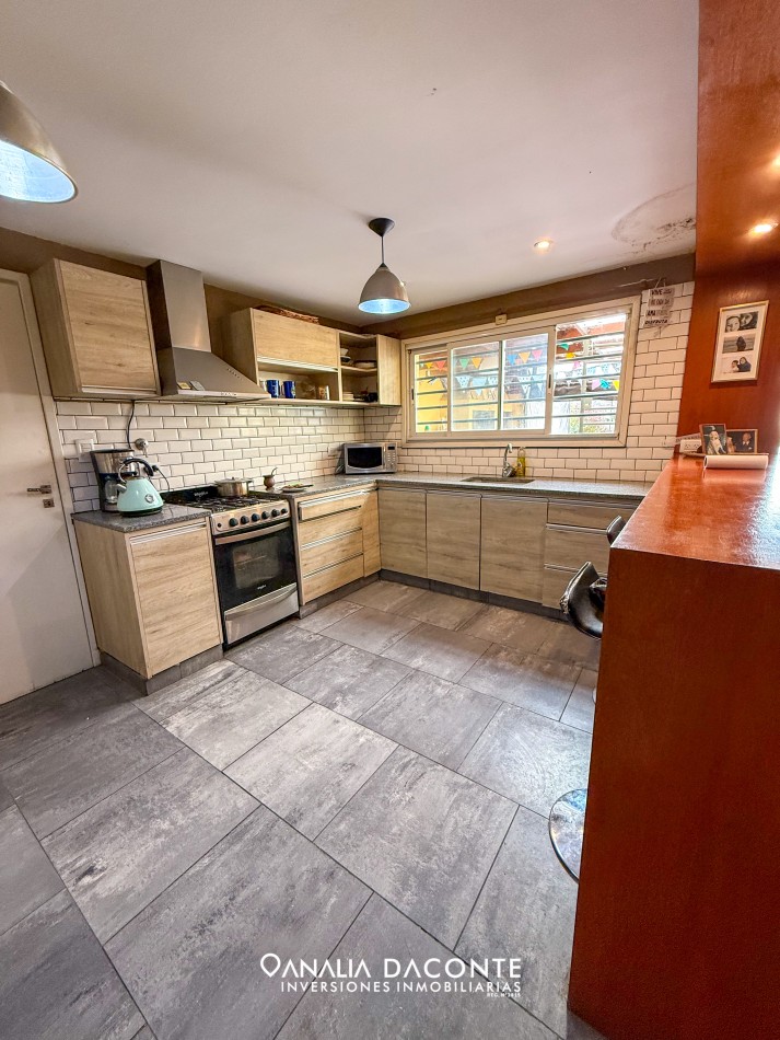 Chalet 4 amb moderno con garage y parque con piscina en Los Pinares