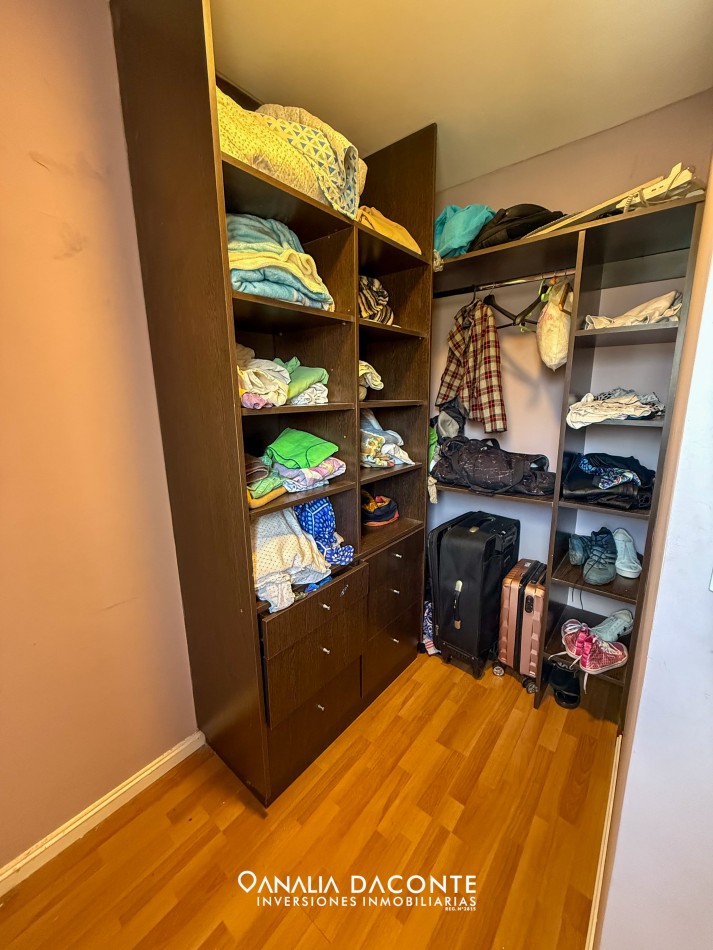 Chalet 4 amb moderno con garage y parque con piscina en Los Pinares