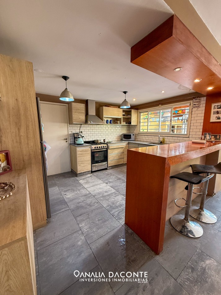 Chalet 4 amb moderno con garage y parque con piscina en Los Pinares