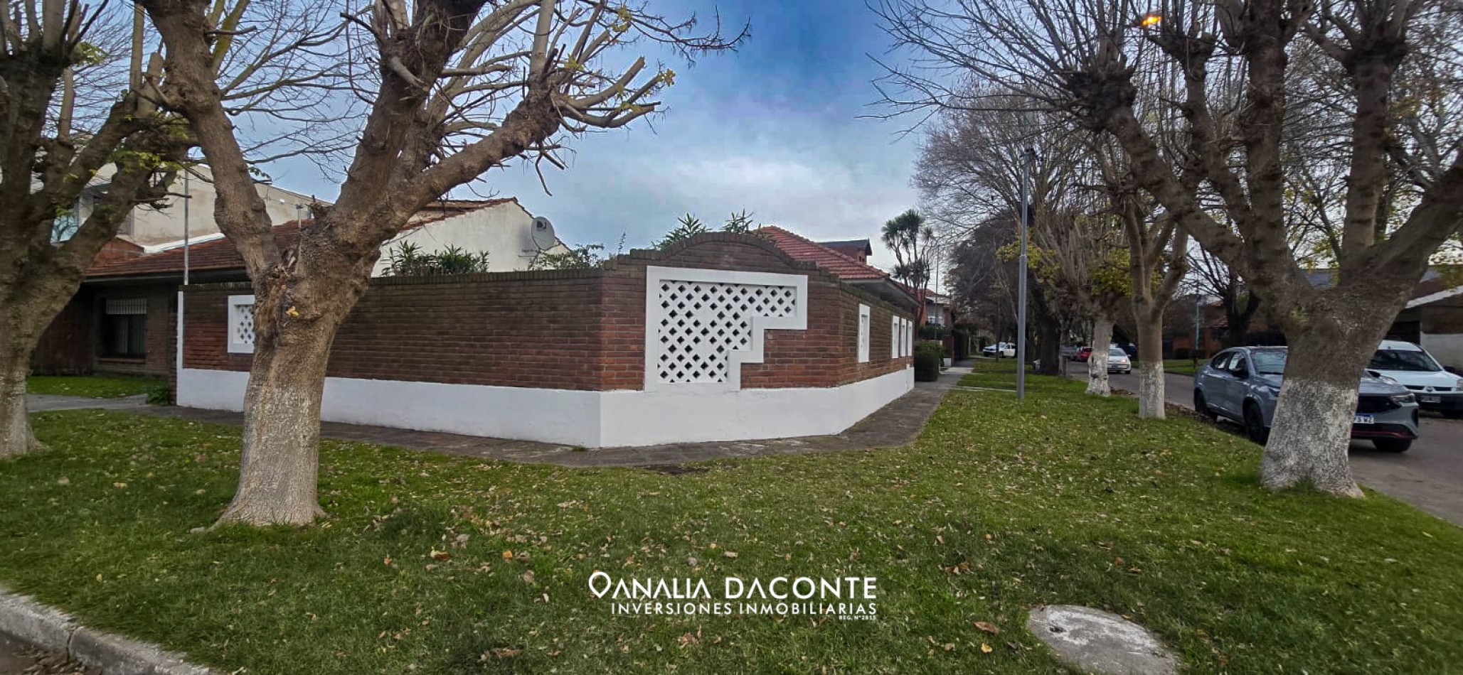 BAJO SU VALOR! Chalet 3 amb con jardin y garage en Parque Luro