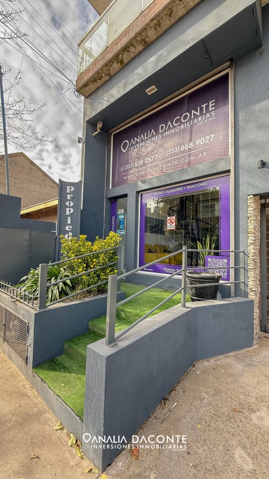 Local a la calle con departamento 2 ambientes en Los Pinares