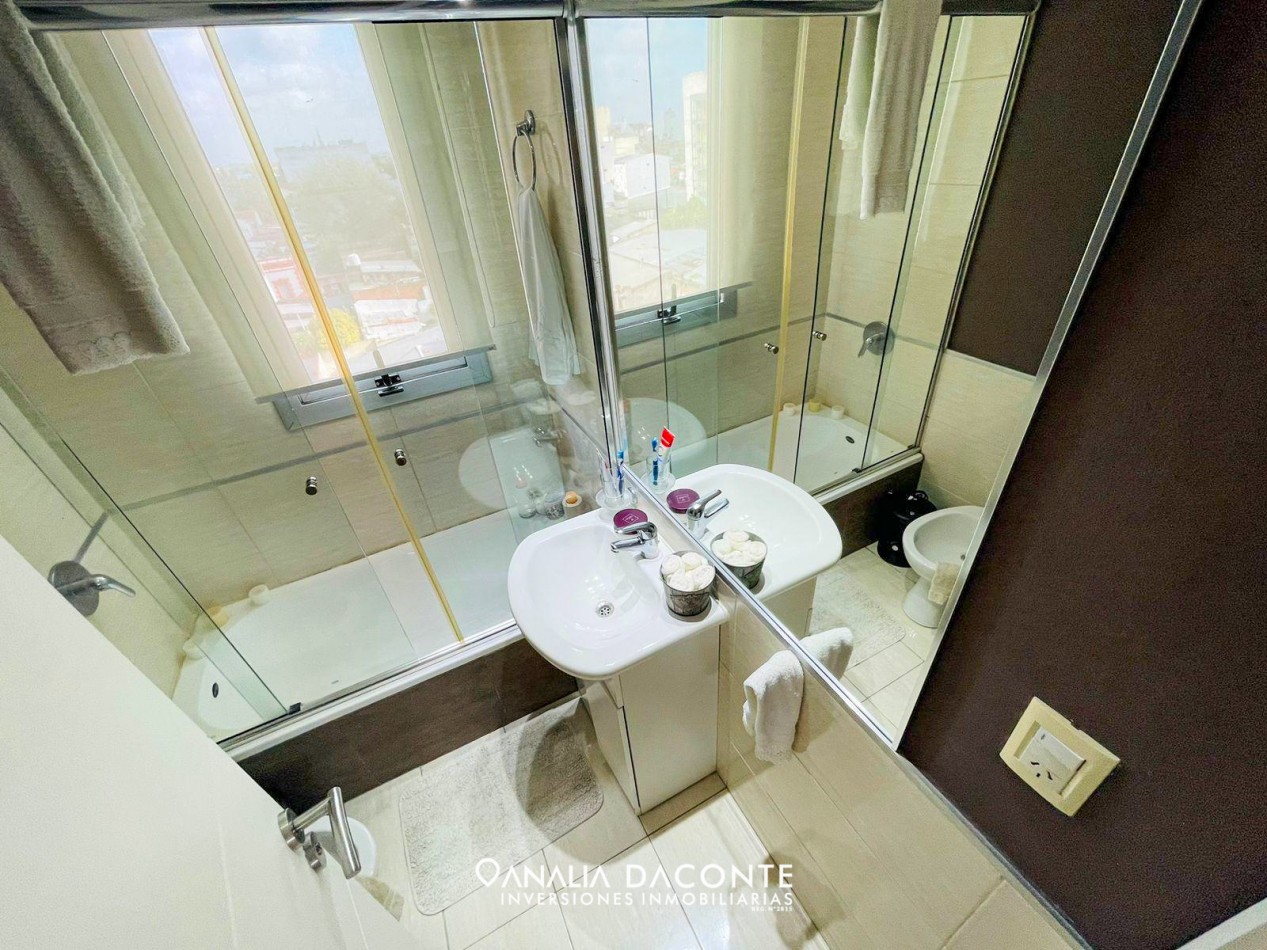 Semi piso moderno 3 amb con balcon y cochera cubierta en Macrocentro