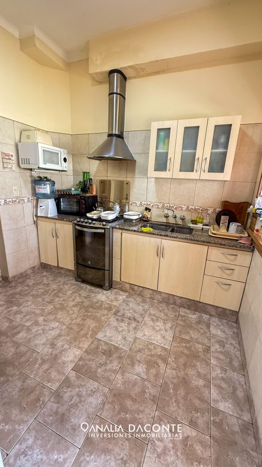 Gran chalet de 5 amb, parque y garage en barrio La Perla