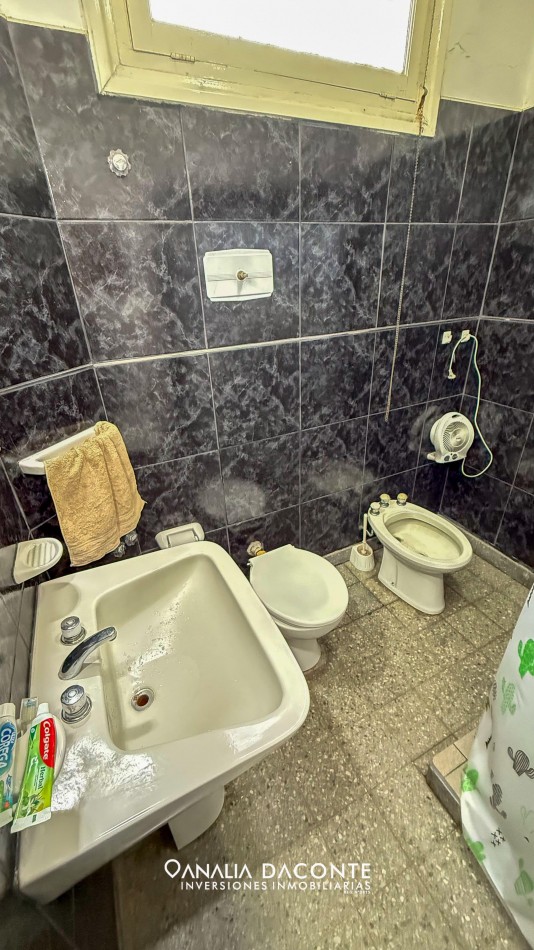 Gran chalet de 5 amb, parque y garage en barrio La Perla