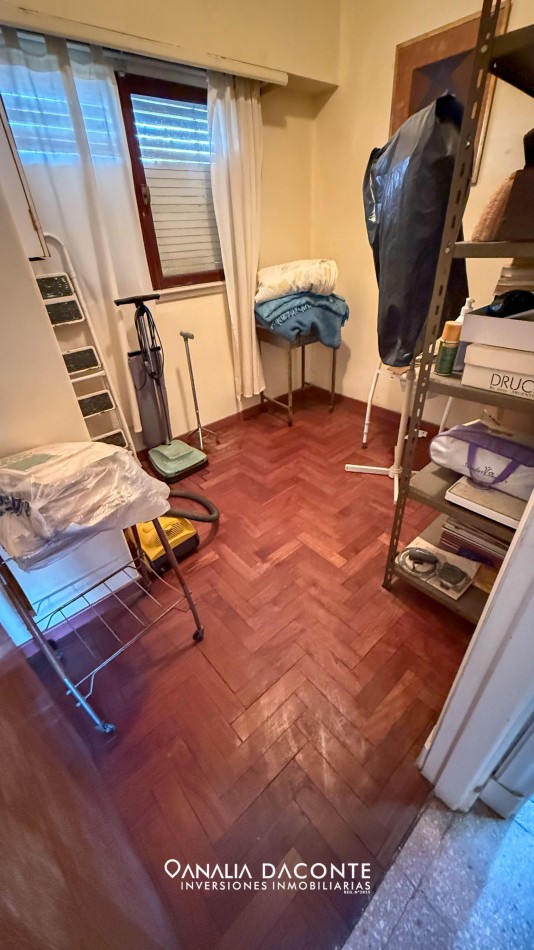 Gran chalet de 5 amb, parque y garage en barrio La Perla