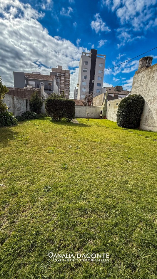 Gran chalet de 5 amb, parque y garage en barrio La Perla