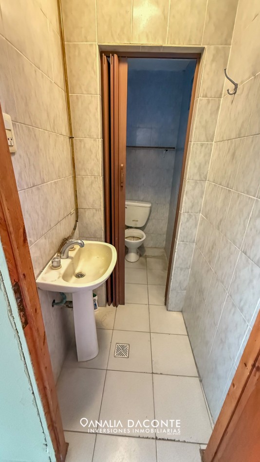 Local a la calle en zona comercial en Los Pinares