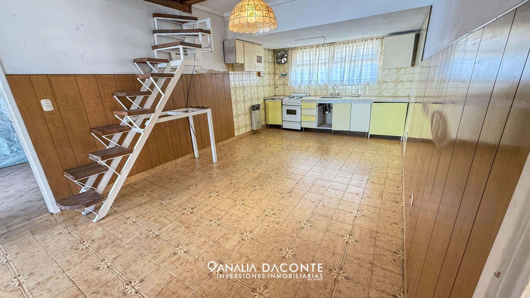 Bajo su valor!!! chalet 4 amb con garage y piscina,  en lo mejor del barrio Constitucion