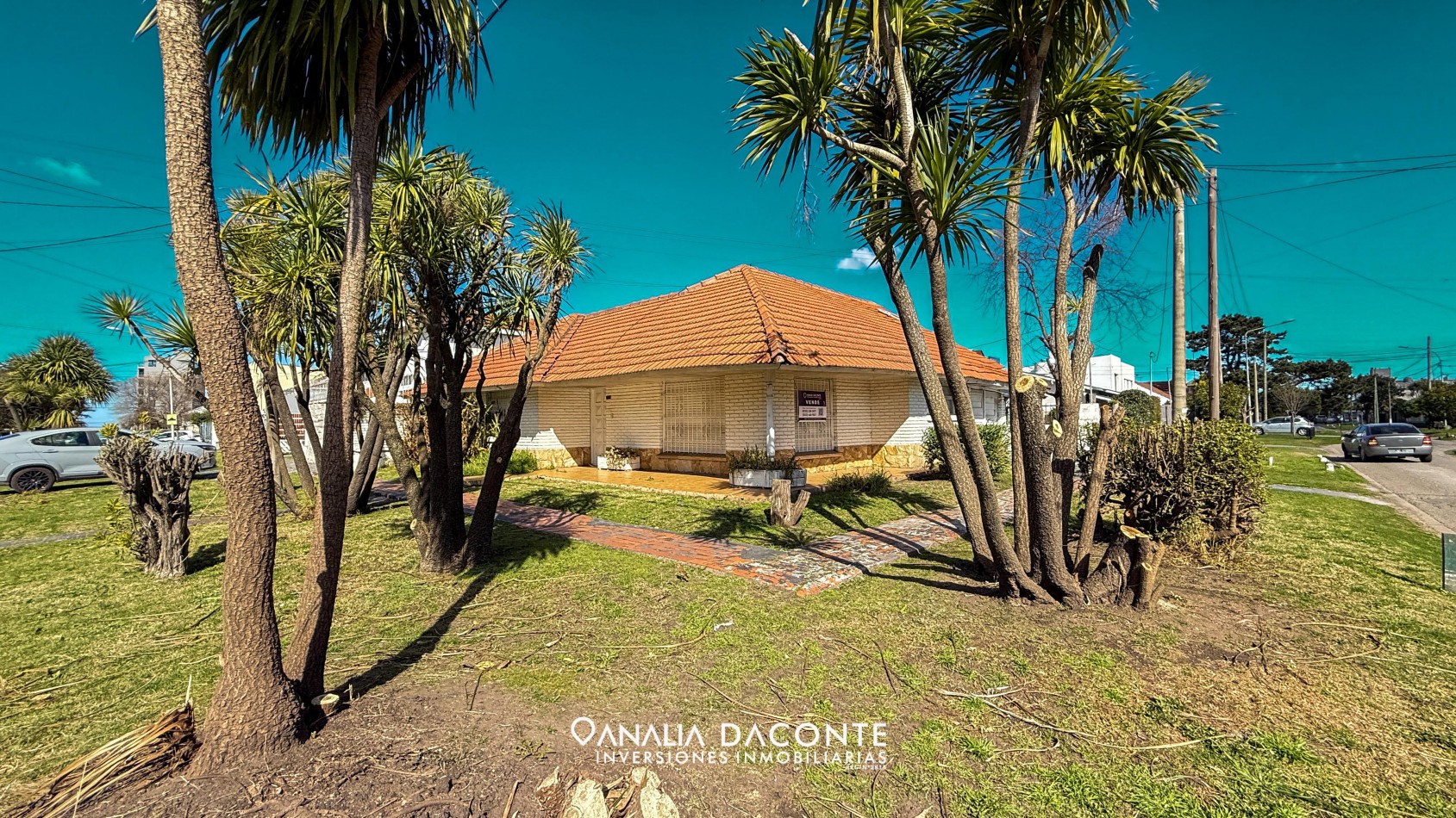 Bajo su valor!!! chalet 4 amb con garage y piscina,  en lo mejor del barrio Constitucion