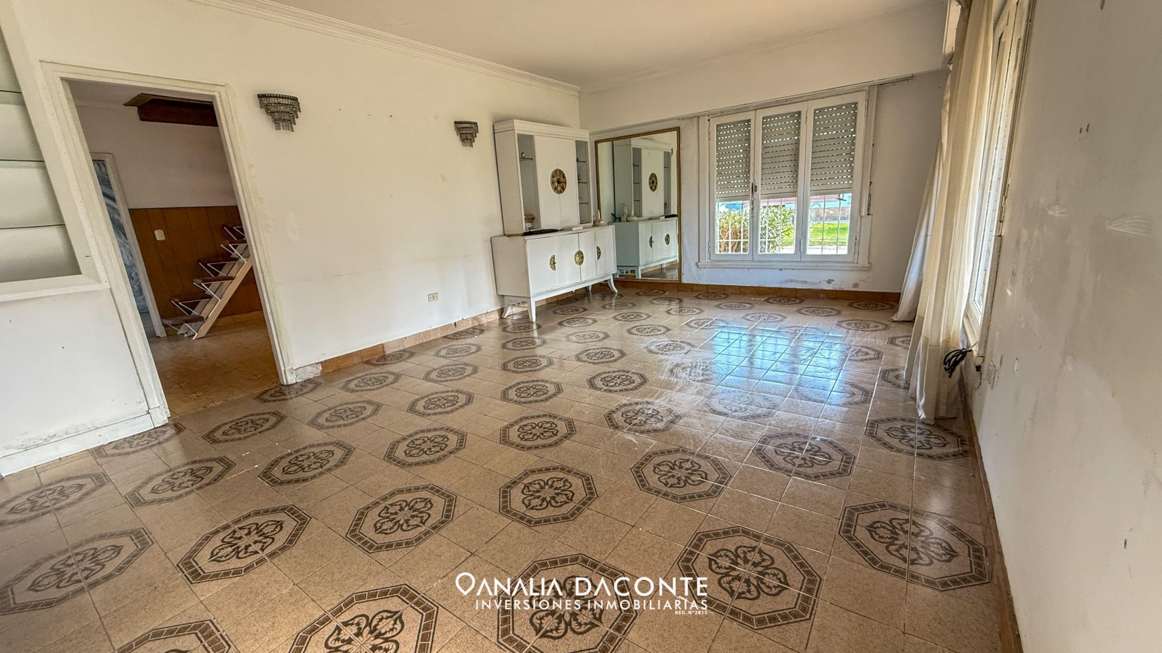 Bajo su valor!!! chalet 4 amb con garage y piscina,  en lo mejor del barrio Constitucion