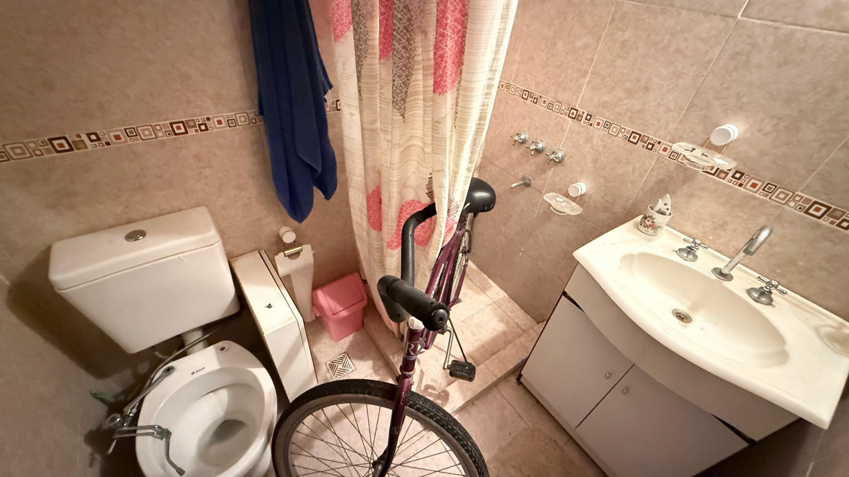 DUPLEX 4 AMBIENTES CON PARQUE Y QUINCHO EN SAN JERONIMO