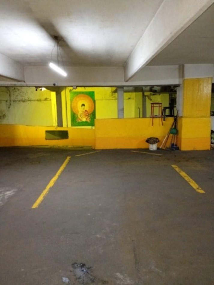 ESPACIO DE COCHERA CENTRICA, ABIERTO LAS 24 HS CON SEGURIDAD Y VALET PARKING