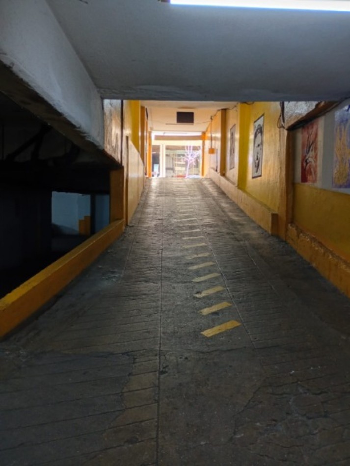 ESPACIO DE COCHERA CENTRICA, ABIERTO LAS 24 HS CON SEGURIDAD Y VALET PARKING