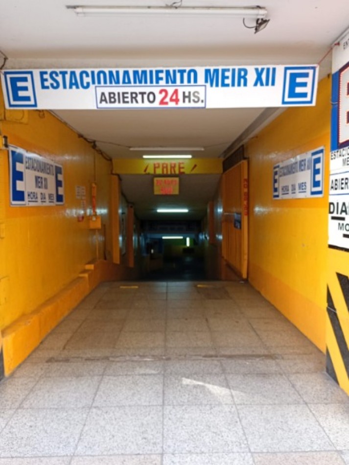 ESPACIO DE COCHERA CENTRICA, ABIERTO LAS 24 HS CON SEGURIDAD Y VALET PARKING