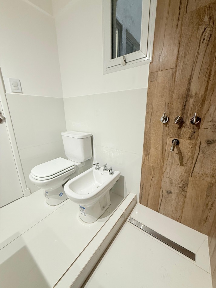 RESERVADO!! DEPTO 2 amb centrico con balcon reciclado y equipado a nuevo! 