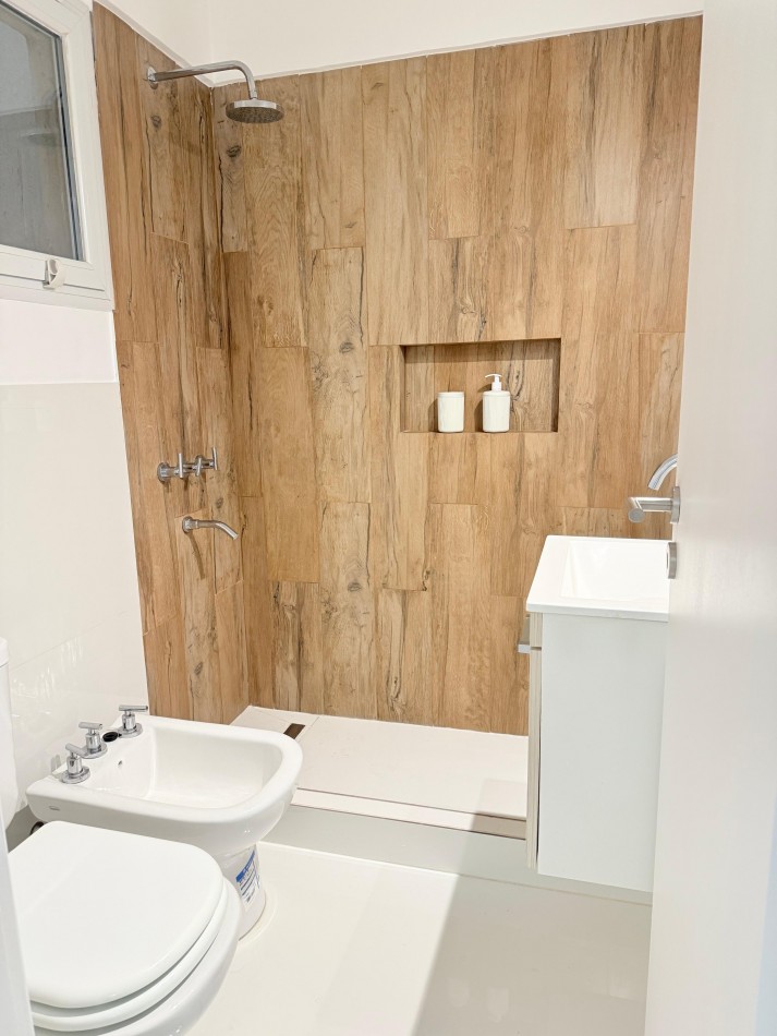 RESERVADO!! DEPTO 2 amb centrico con balcon reciclado y equipado a nuevo! 