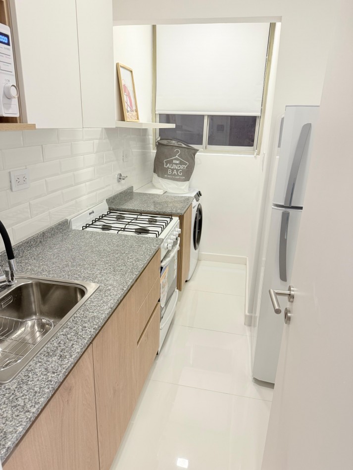 RESERVADO!! DEPTO 2 amb centrico con balcon reciclado y equipado a nuevo! 