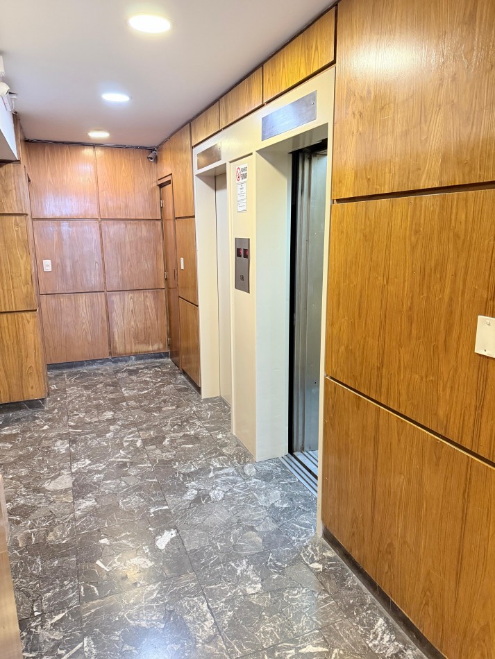 RESERVADO!! DEPTO 2 amb centrico con balcon reciclado y equipado a nuevo! 