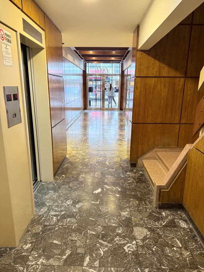 RESERVADO!! DEPTO 2 amb centrico con balcon reciclado y equipado a nuevo! 