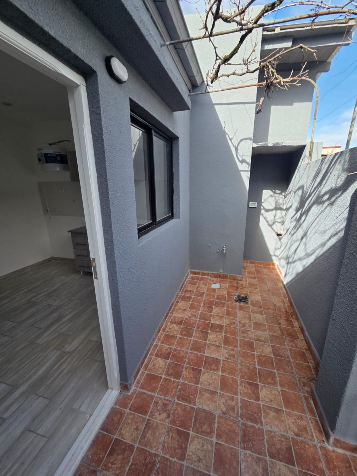 COMPLEJO DE PH DE 1, 2 Y 3 AMB A ESTRENAR! FALUCHO AL 4500