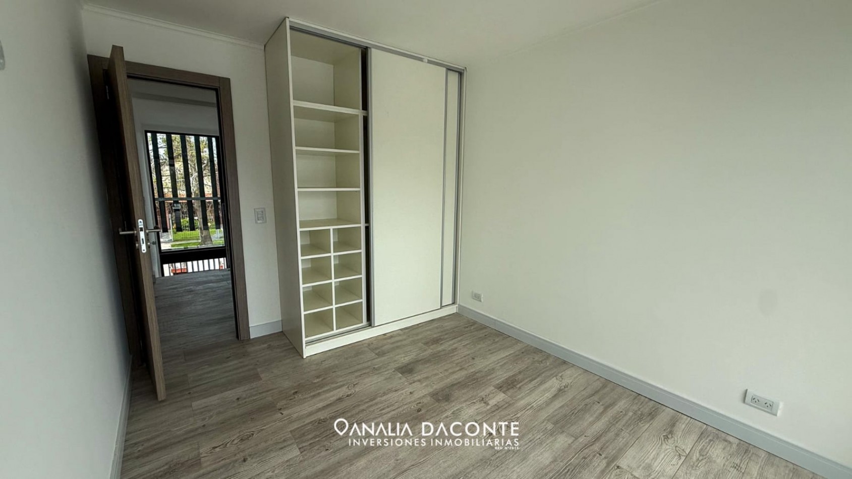 RESERVADA!!!!CASA ADOSADA 4 AMB CON PARQUE Y PISCINA. SAN JERONIMO