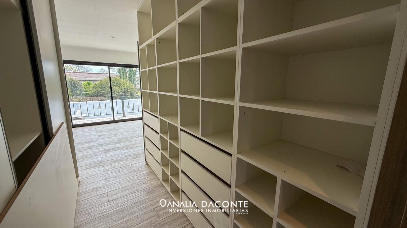 RESERVADA!!!!CASA ADOSADA 4 AMB CON PARQUE Y PISCINA. SAN JERONIMO