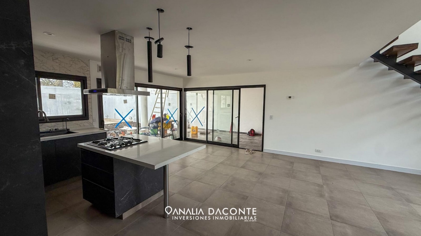 RESERVADA!!!!CASA ADOSADA 4 AMB CON PARQUE Y PISCINA. SAN JERONIMO