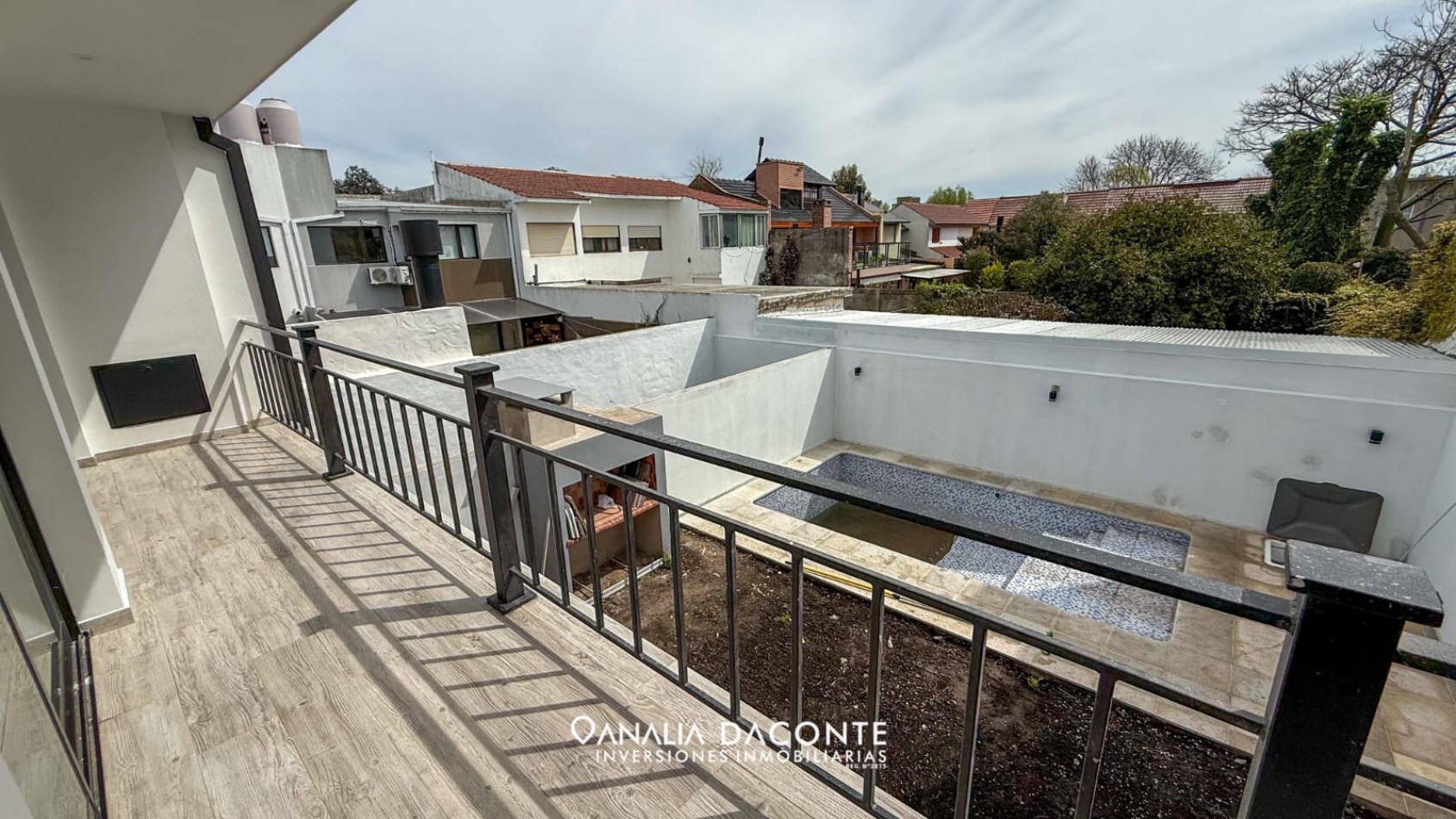 RESERVADA!!!!CASA ADOSADA 4 AMB CON PARQUE Y PISCINA. SAN JERONIMO