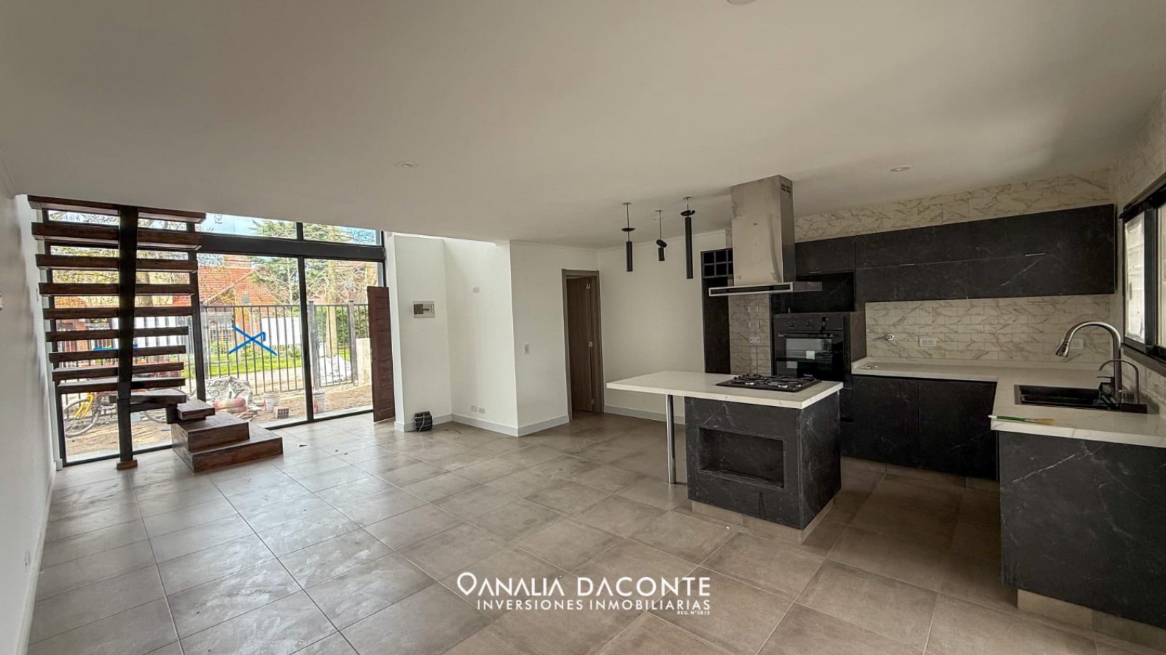 RESERVADA!!!!CASA ADOSADA 4 AMB CON PARQUE Y PISCINA. SAN JERONIMO