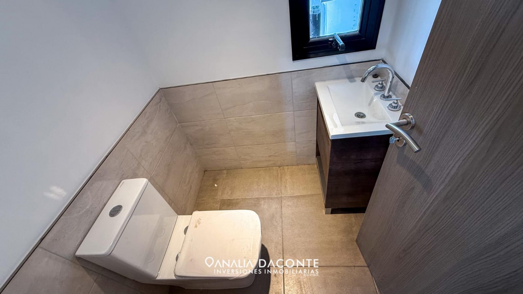 RESERVADA!!!!CASA ADOSADA 4 AMB CON PARQUE Y PISCINA. SAN JERONIMO