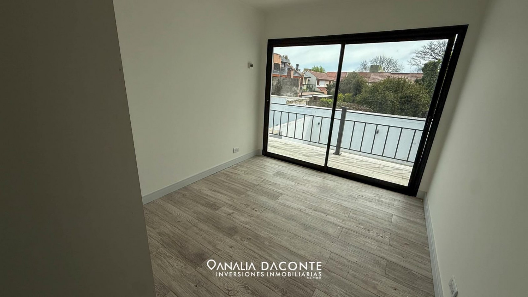 RESERVADA!!!!CASA ADOSADA 4 AMB CON PARQUE Y PISCINA. SAN JERONIMO