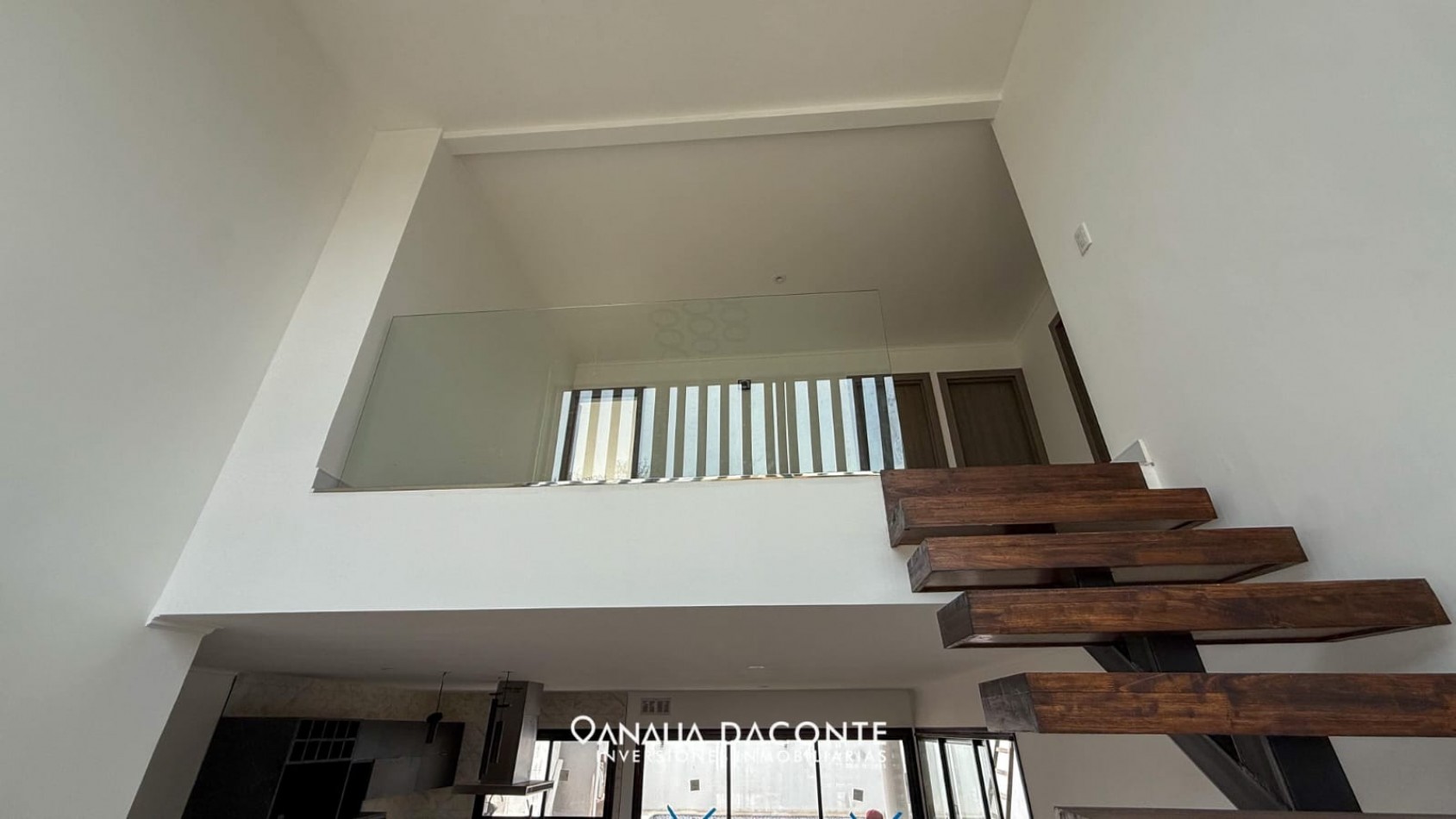 RESERVADA!!!!CASA ADOSADA 4 AMB CON PARQUE Y PISCINA. SAN JERONIMO