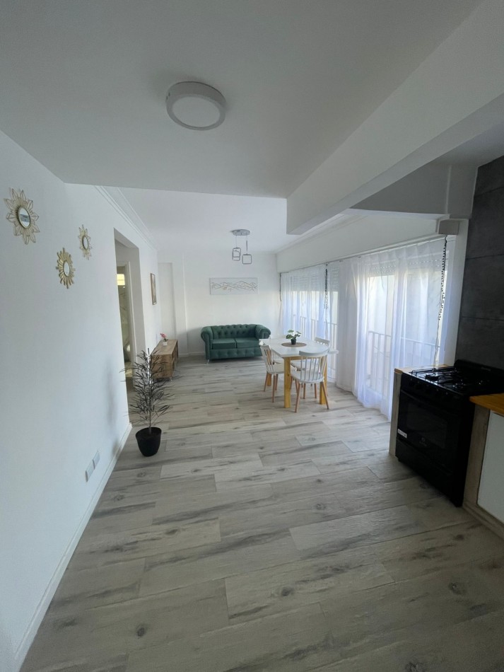 BAJO SU VALOR!! .Departamento 2 ambientes muy amplio,  contrafrente ! Frente al Provincial!