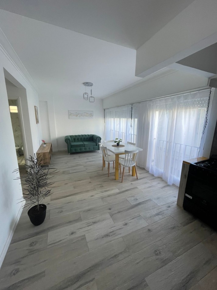 BAJO SU VALOR!! .Departamento 2 ambientes muy amplio,  contrafrente ! Frente al Provincial!