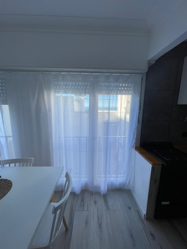 BAJO SU VALOR!! .Departamento 2 ambientes muy amplio,  contrafrente ! Frente al Provincial!