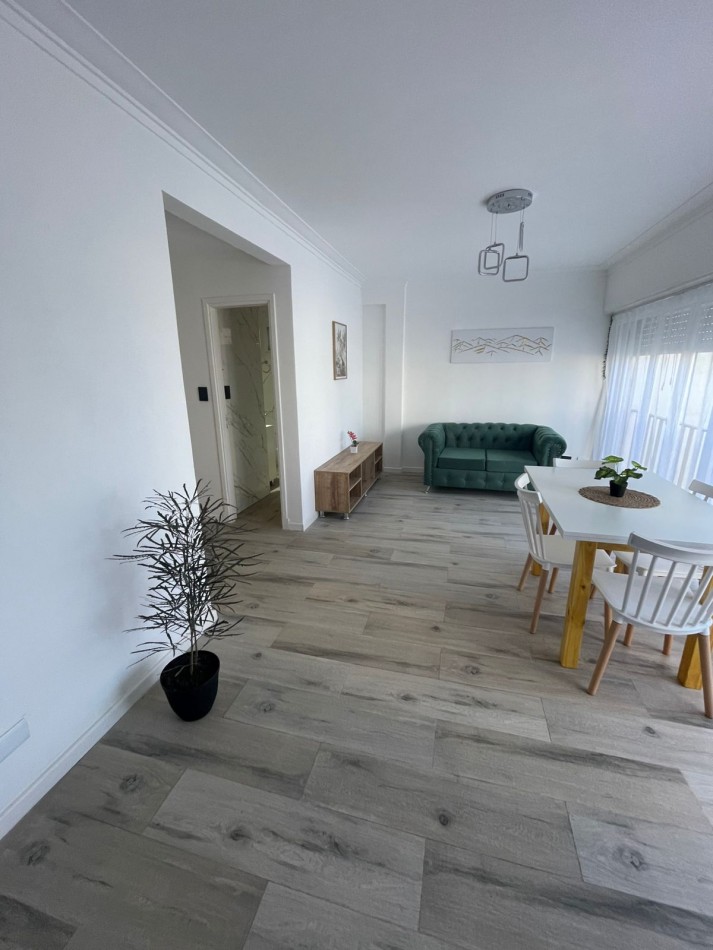 BAJO SU VALOR!! .Departamento 2 ambientes muy amplio,  contrafrente ! Frente al Provincial!