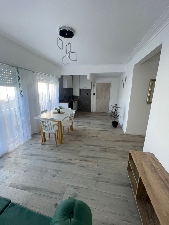 BAJO SU VALOR!! .Departamento 2 ambientes muy amplio,  contrafrente ! Frente al Provincial!