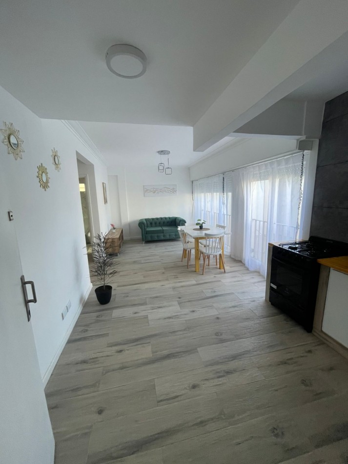 BAJO SU VALOR!! .Departamento 2 ambientes muy amplio,  contrafrente ! Frente al Provincial!