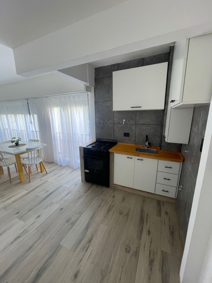 BAJO SU VALOR!! .Departamento 2 ambientes muy amplio,  contrafrente ! Frente al Provincial!