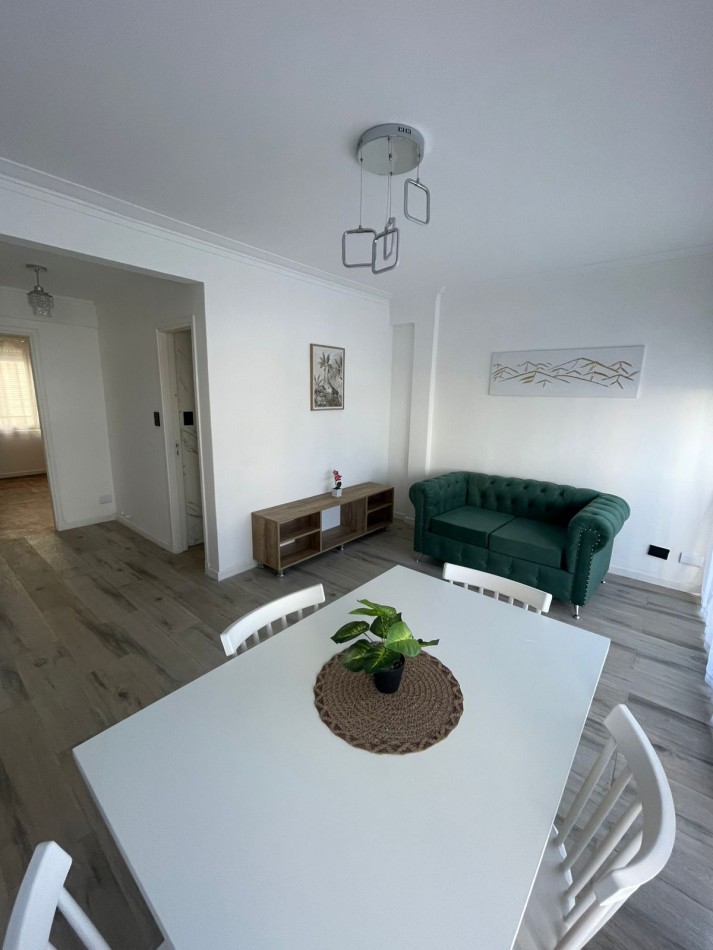 BAJO SU VALOR!! .Departamento 2 ambientes muy amplio,  contrafrente ! Frente al Provincial!